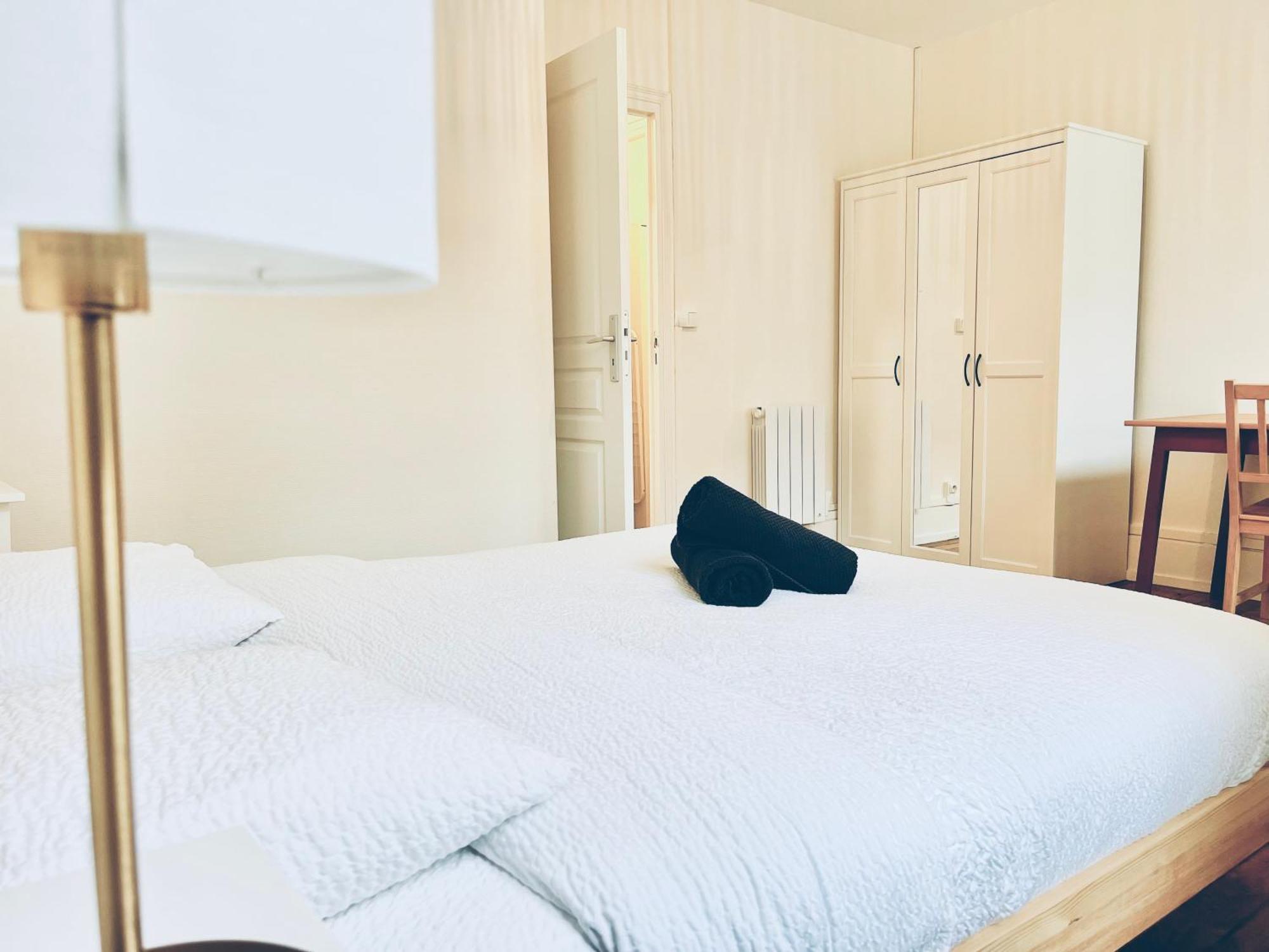 אורליאן Appartement Pinede - 2 Chambres - Centre Ville מראה חיצוני תמונה